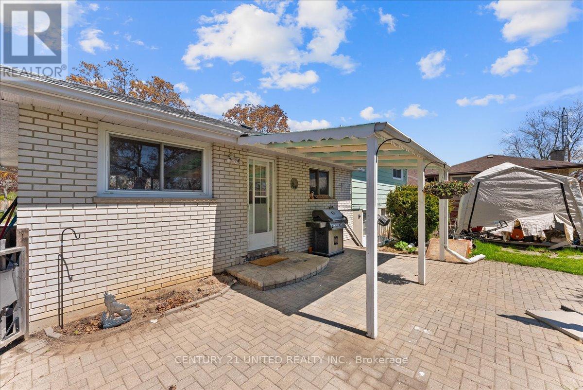 18 BELVEDERE ROAD - 37