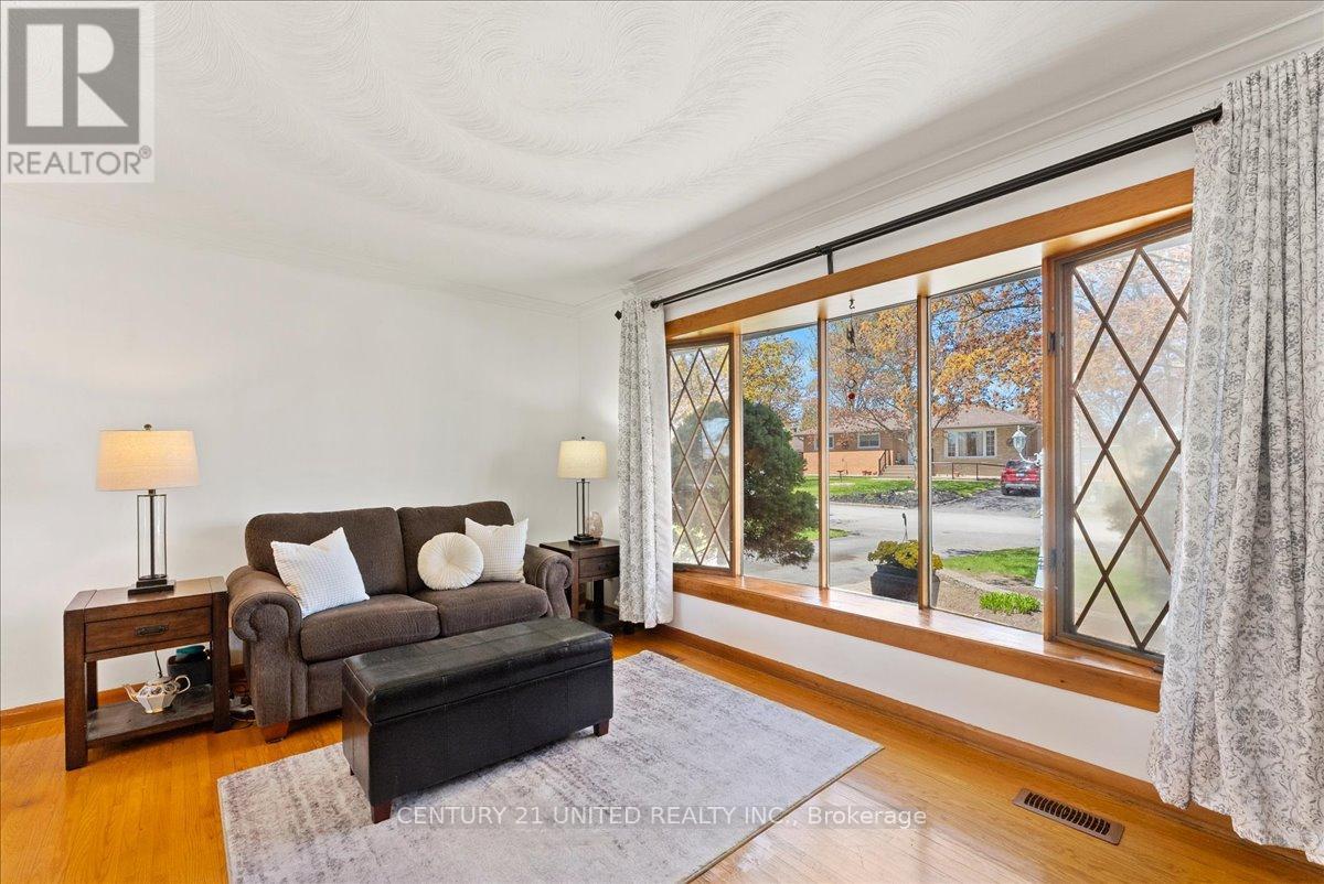 18 BELVEDERE ROAD - 6