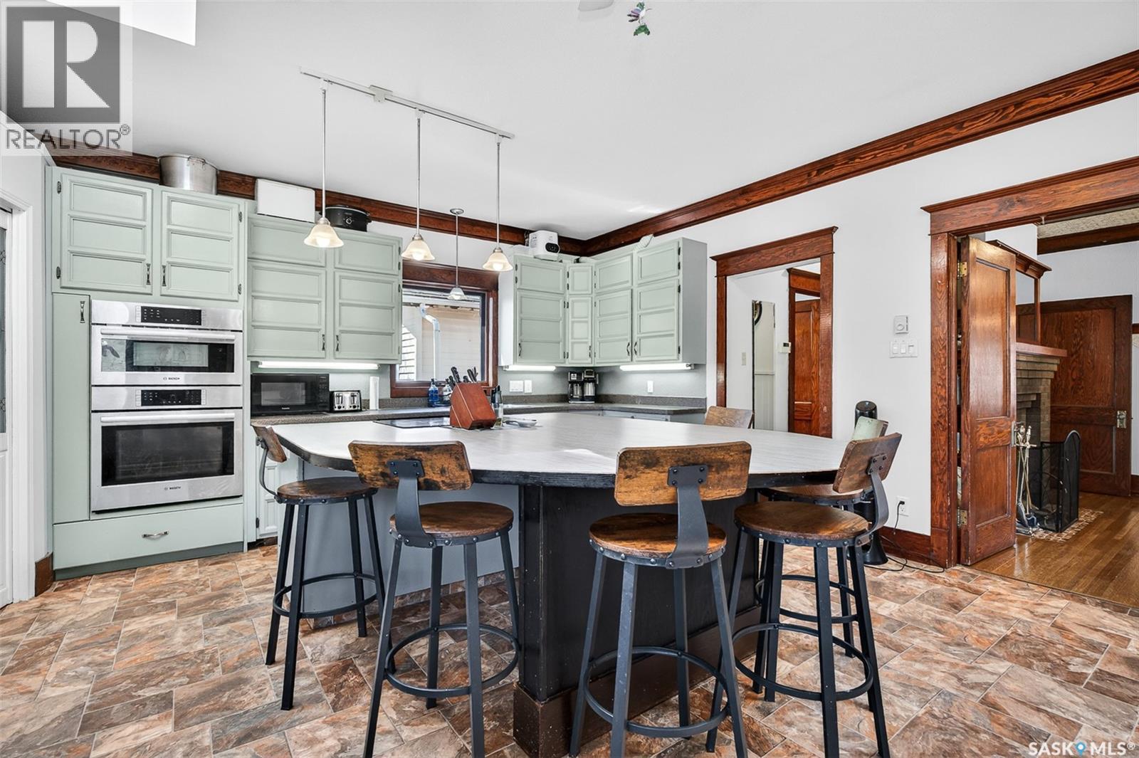 1037 Chestnut AVENUE - 38