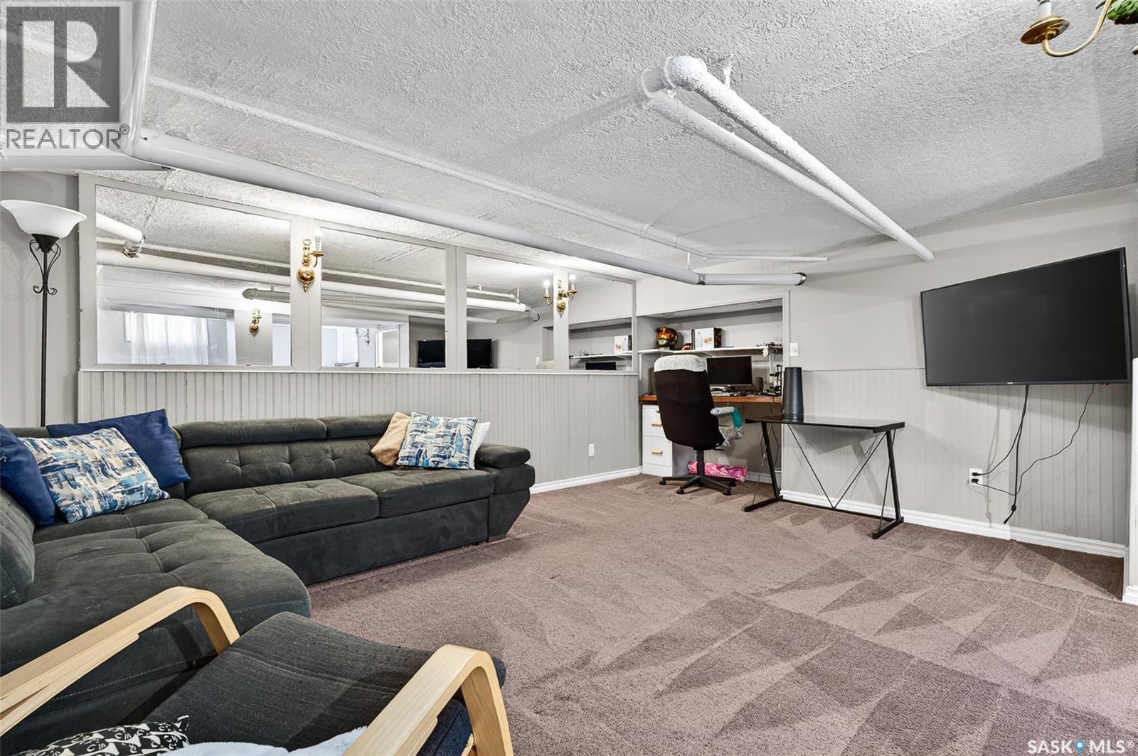 1037 Chestnut AVENUE - 71