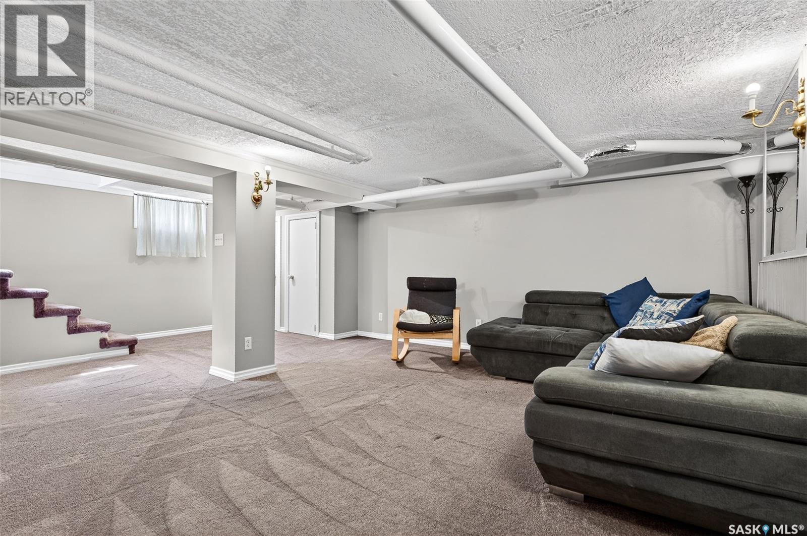 1037 Chestnut AVENUE - 73