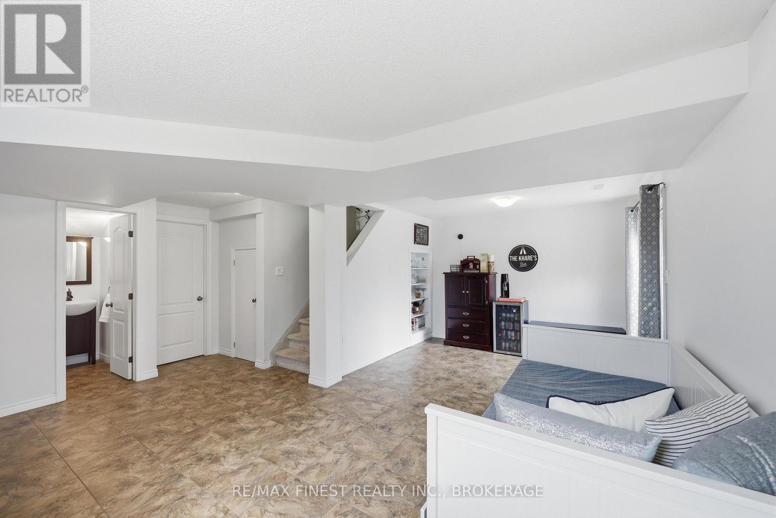 1171 WHEATHILL STREET - 32