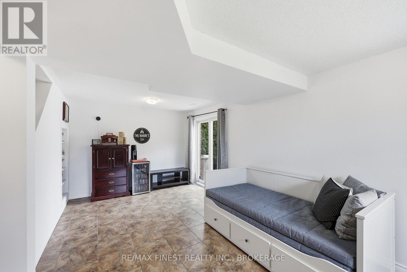 1171 WHEATHILL STREET - 33