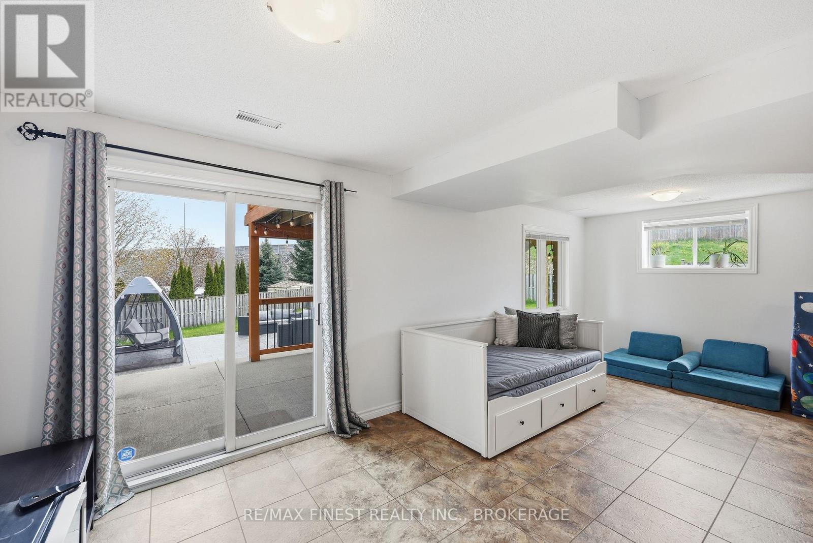 1171 WHEATHILL STREET - 34