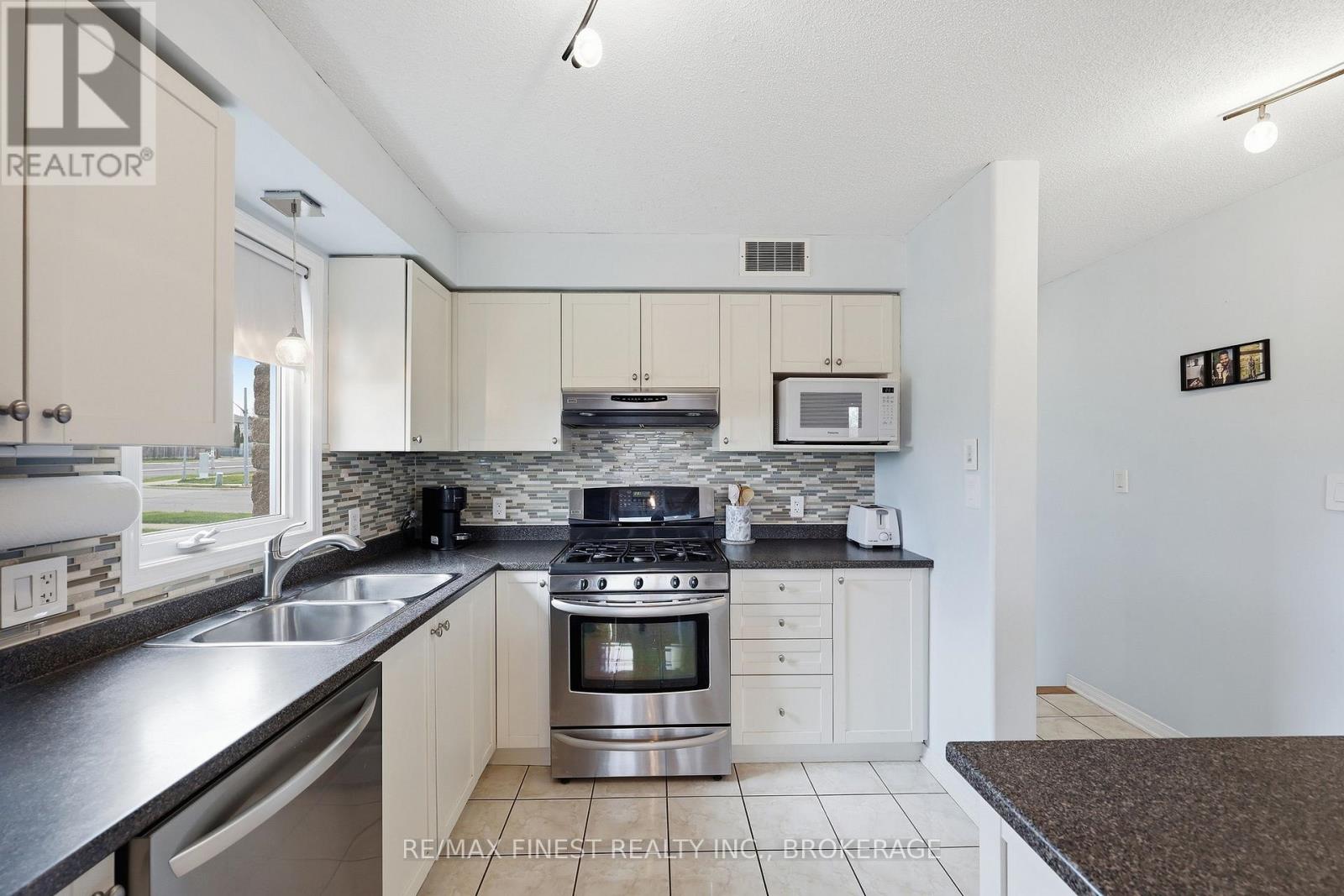 1171 WHEATHILL STREET - 9