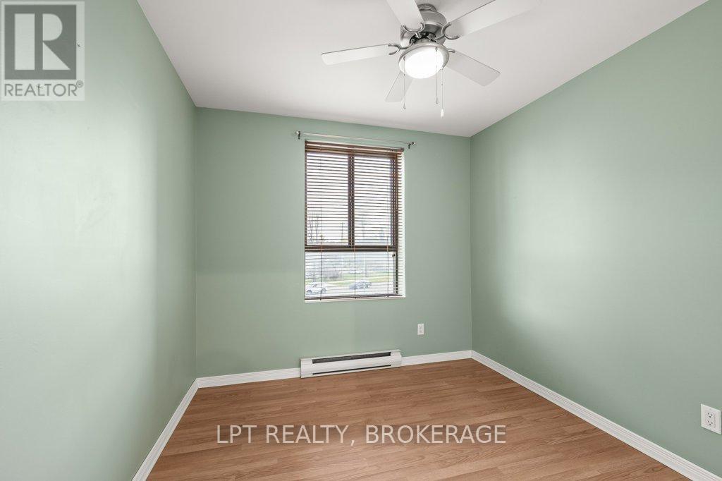 #303 17 ELDON HALL PLACE - 16