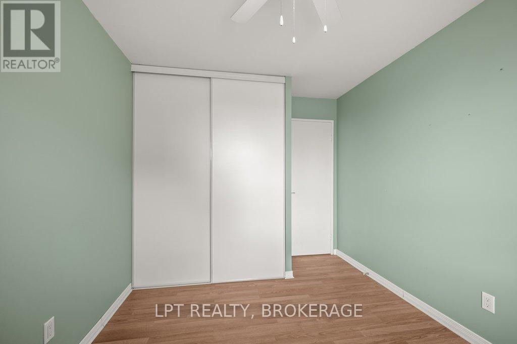 #303 17 ELDON HALL PLACE - 17