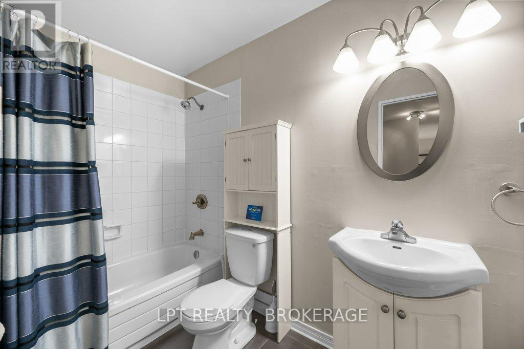 #303 17 ELDON HALL PLACE - 18