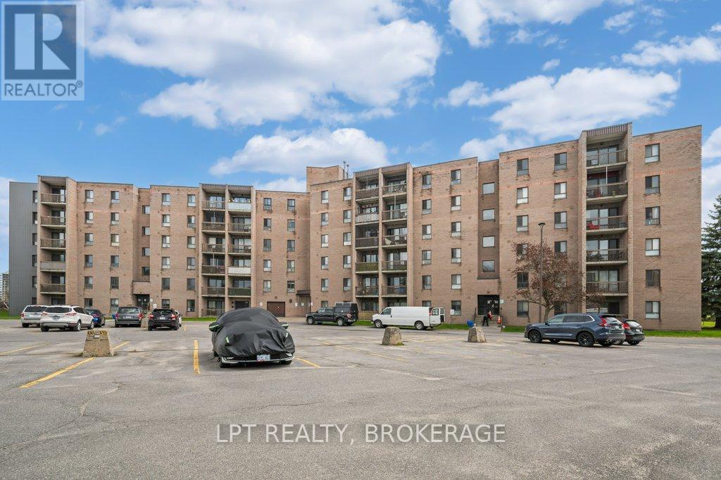 #303 17 ELDON HALL PLACE - 23