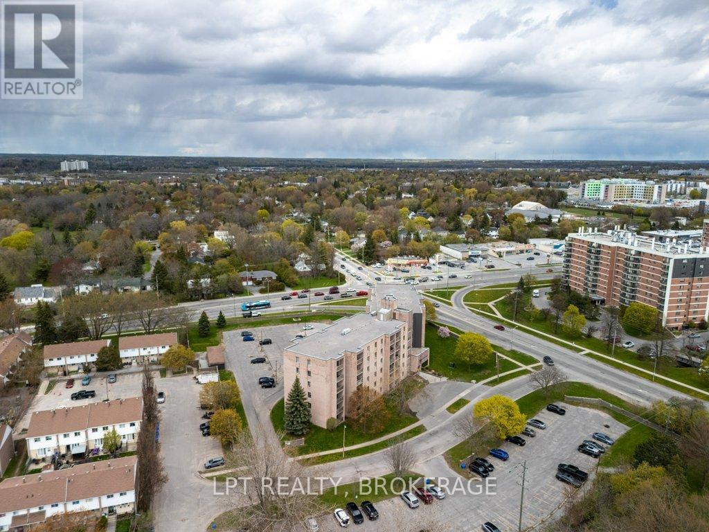 #303 17 ELDON HALL PLACE - 24