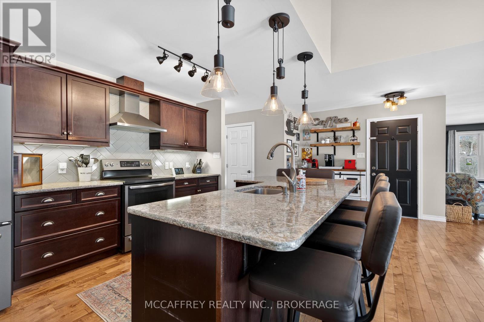 994 PALACE ROAD - 12