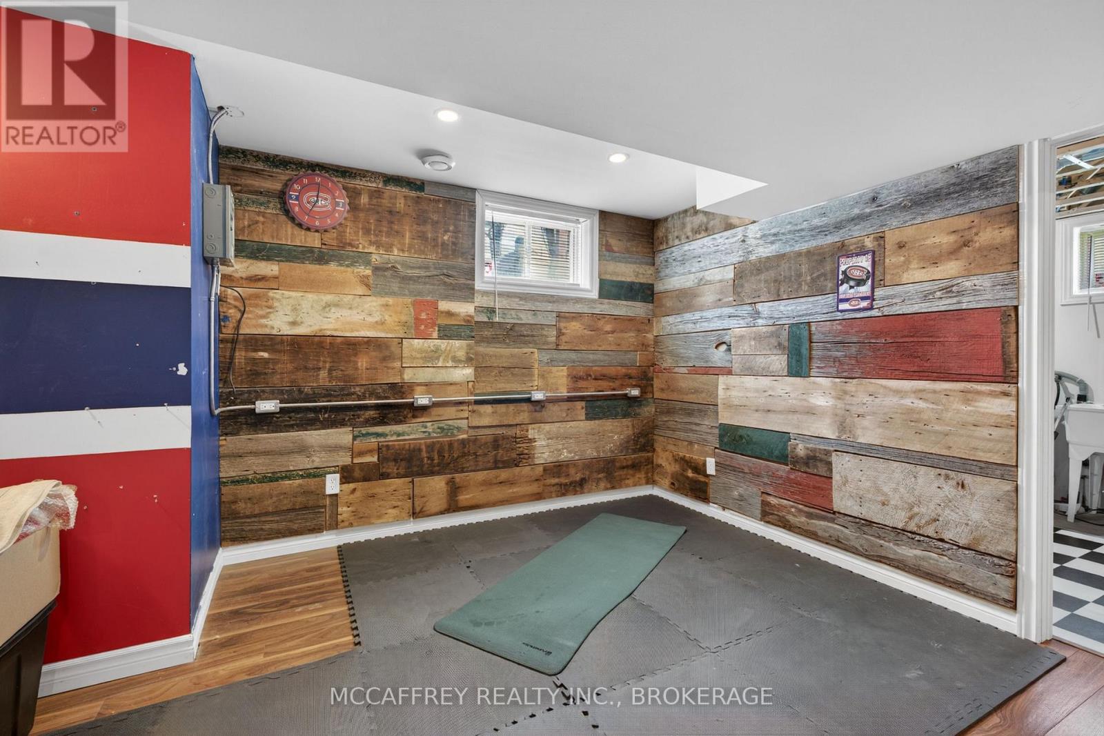 994 PALACE ROAD - 30