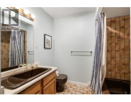 2346 Westhill Drive, West Vancouver, BC V7S2Z5 Photo 19