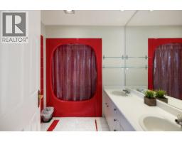 2346 Westhill Drive, West Vancouver, BC V7S2Z5 Photo 32