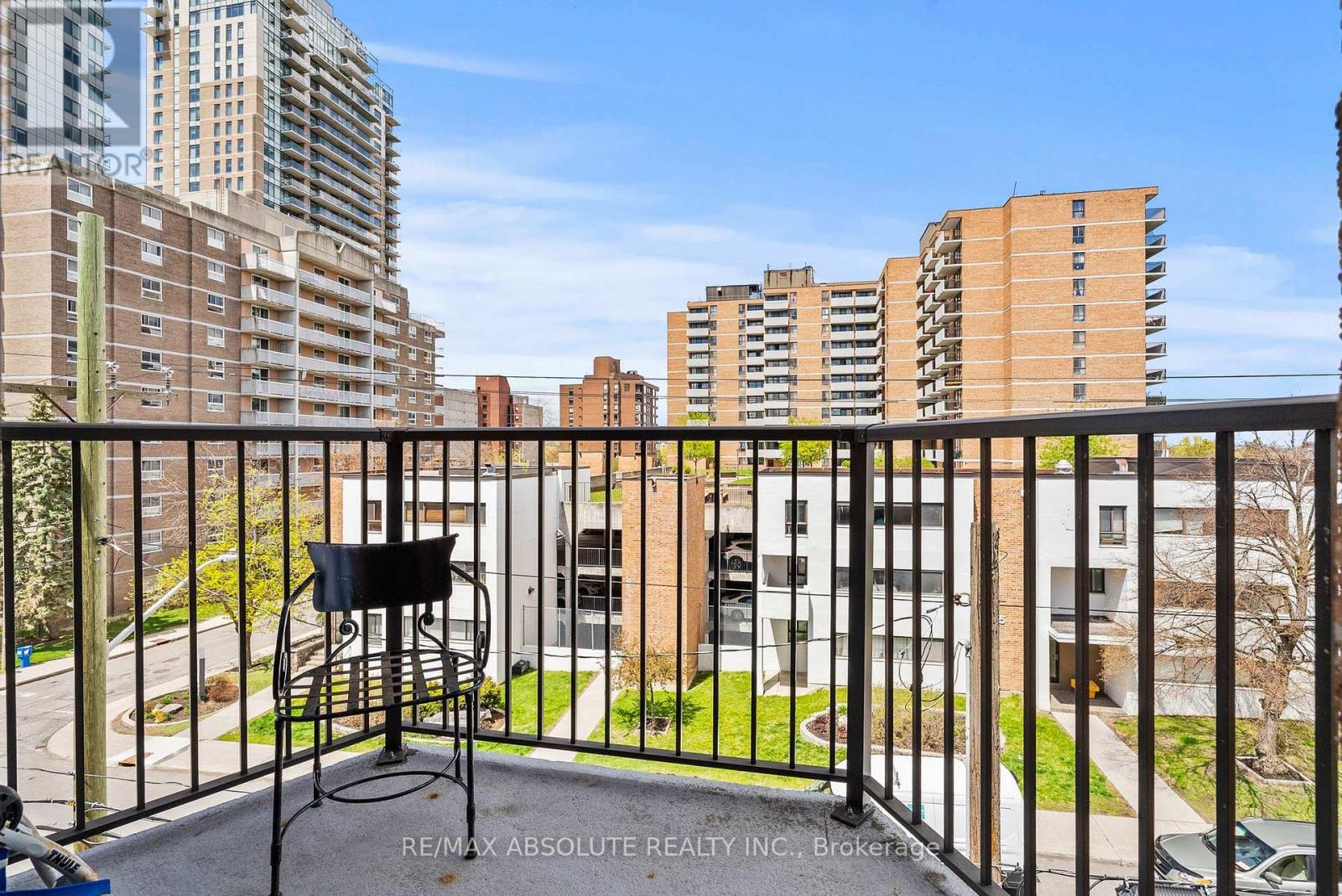 #406 50 BURNSIDE AVENUE - 11