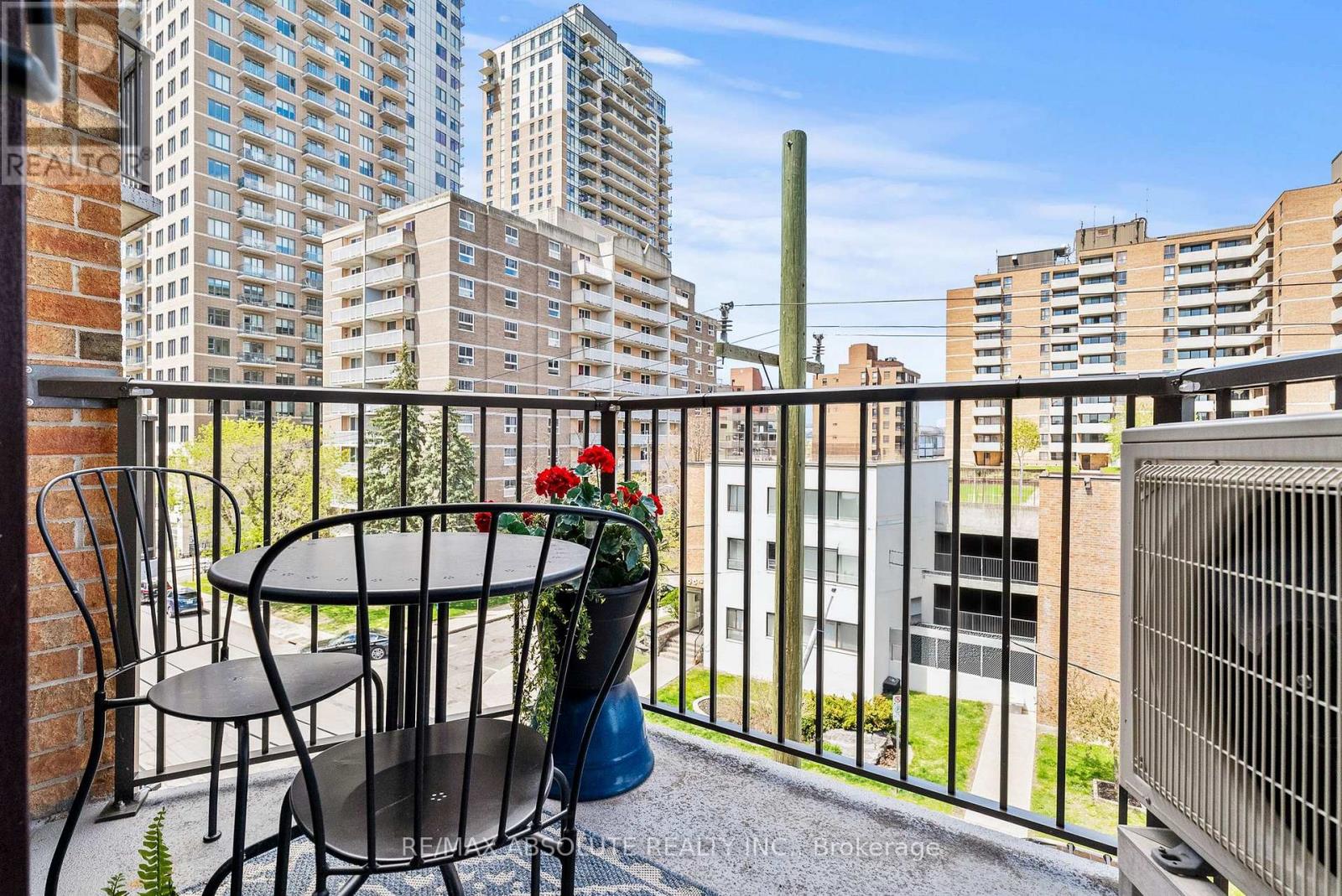 #406 50 BURNSIDE AVENUE - 12
