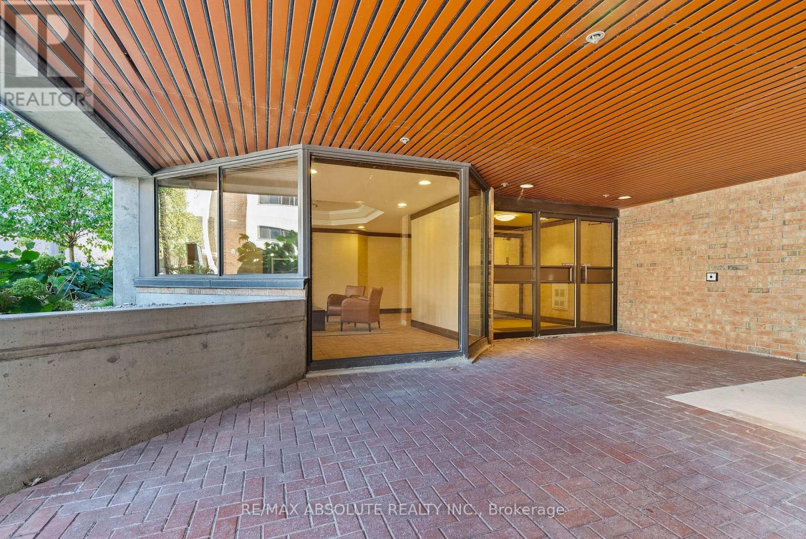 #406 50 BURNSIDE AVENUE - 2