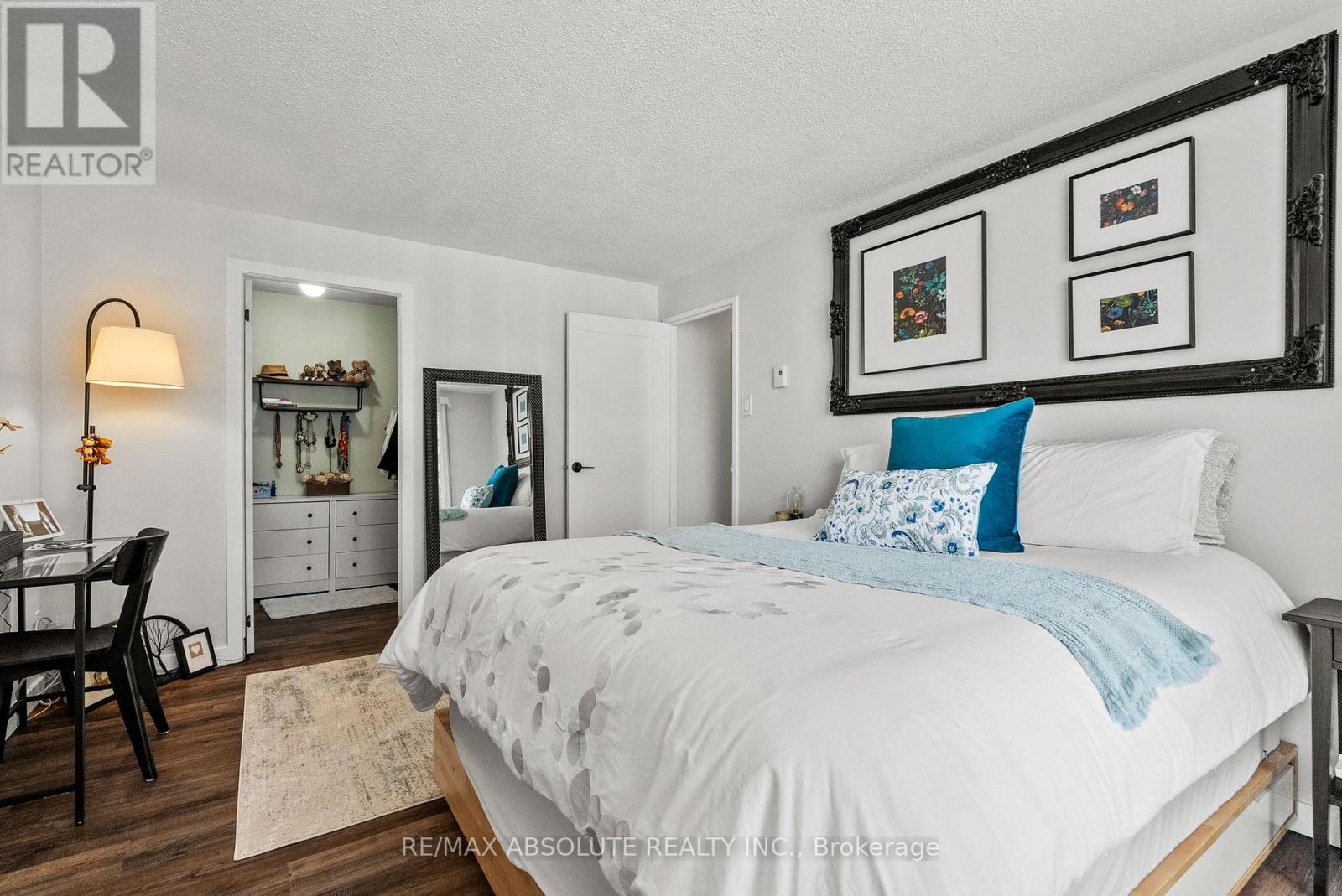 #406 50 BURNSIDE AVENUE - 23