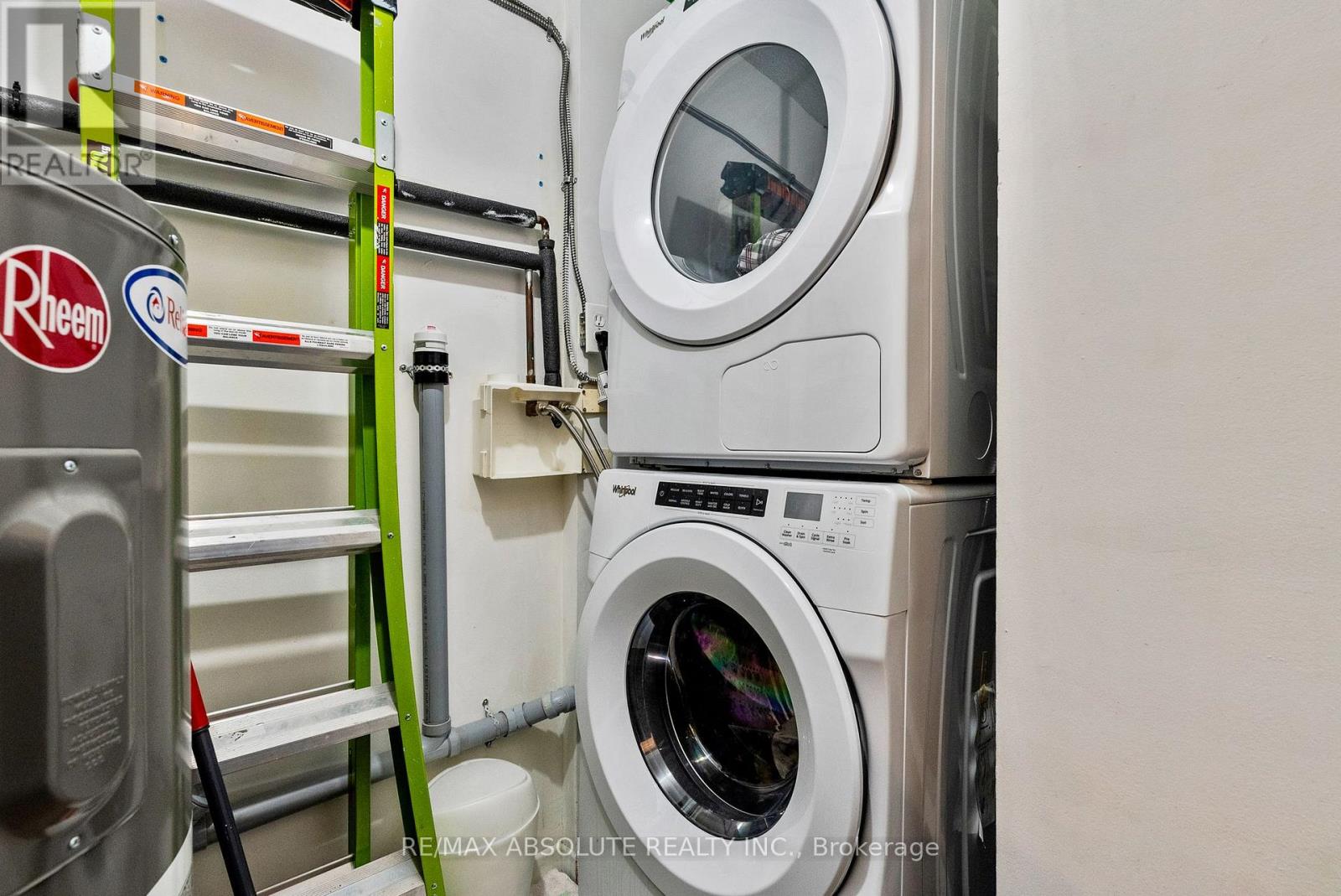 #406 50 BURNSIDE AVENUE - 30