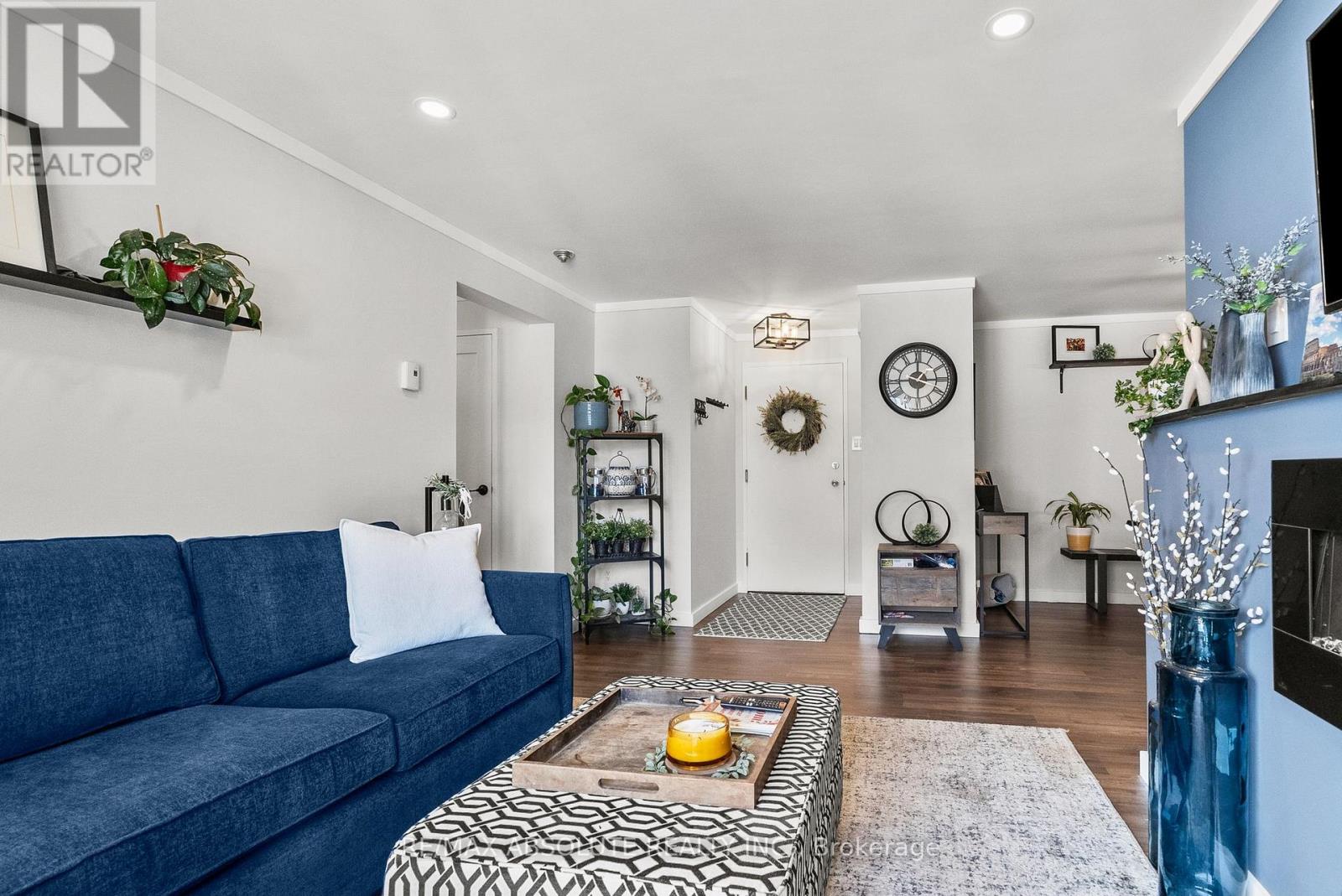 #406 50 BURNSIDE AVENUE - 9