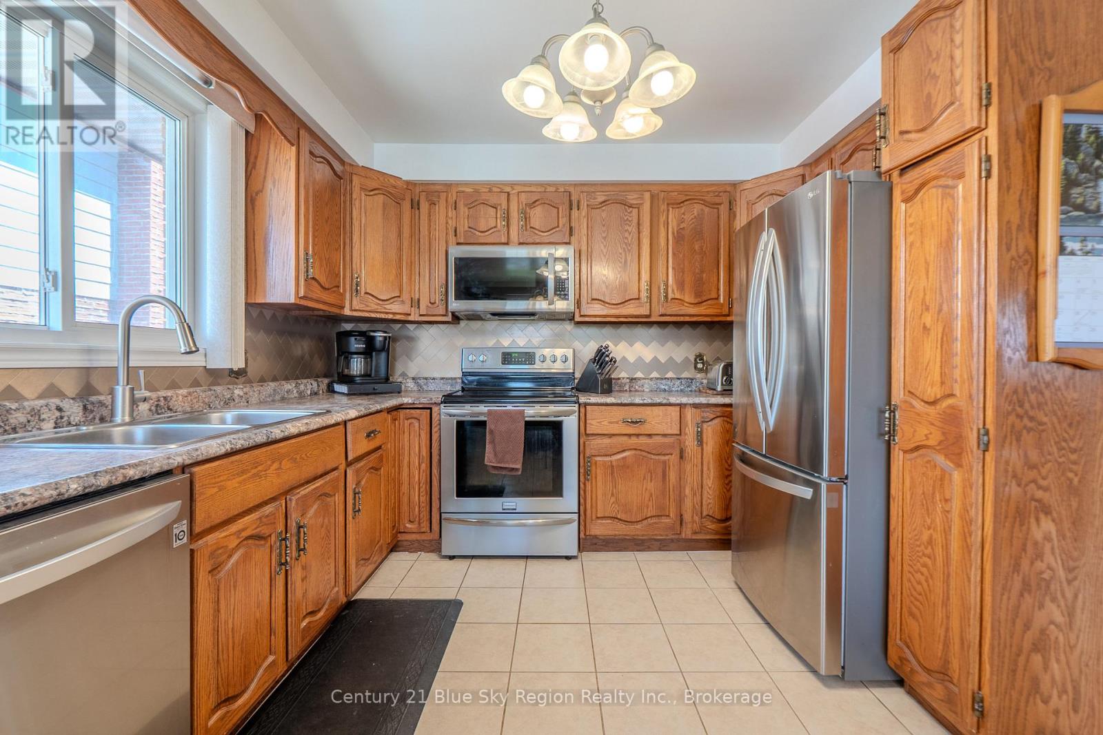 18 EGLEE AVENUE - 10