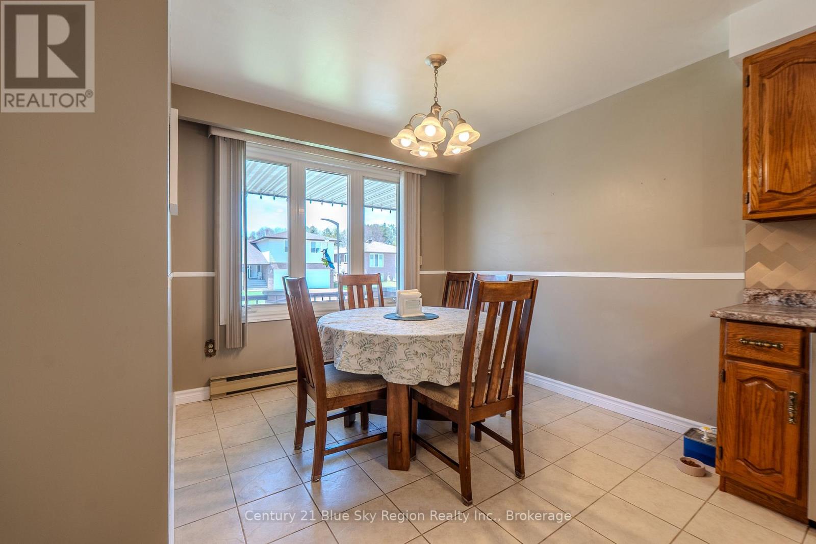 18 EGLEE AVENUE - 12