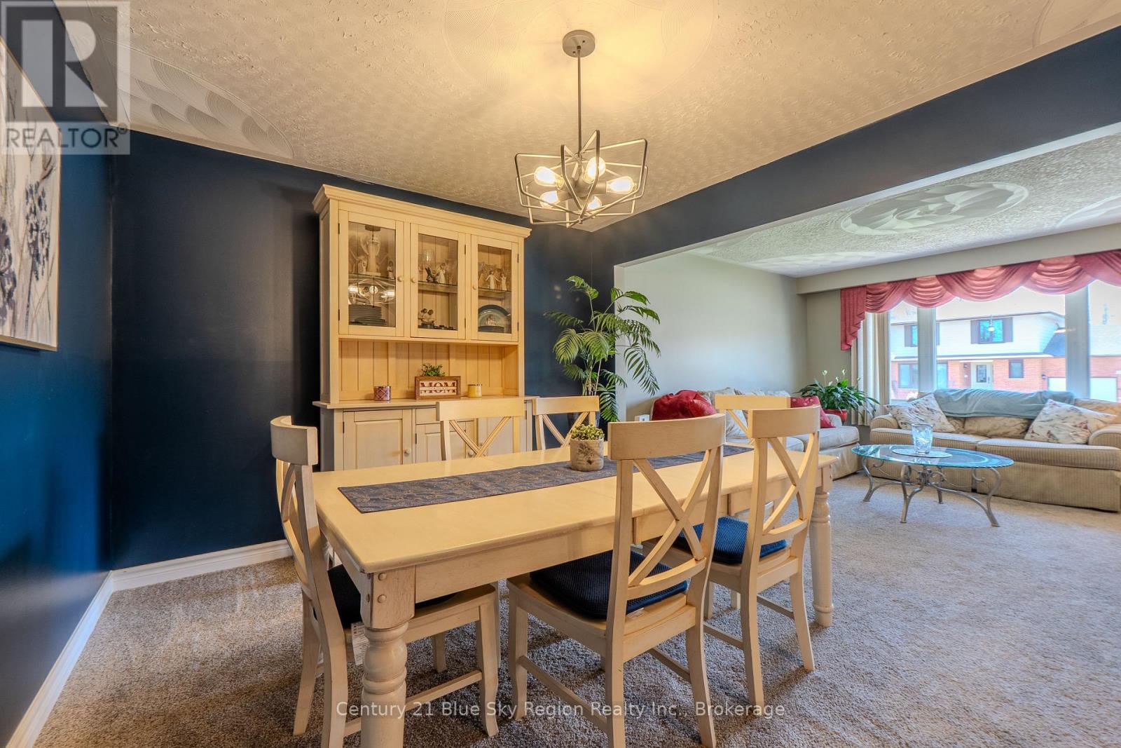 18 EGLEE AVENUE - 13