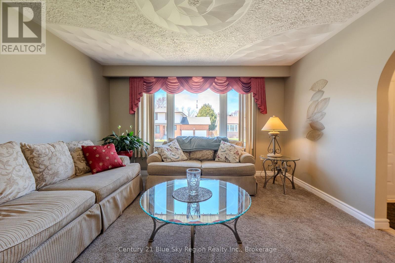 18 EGLEE AVENUE - 17