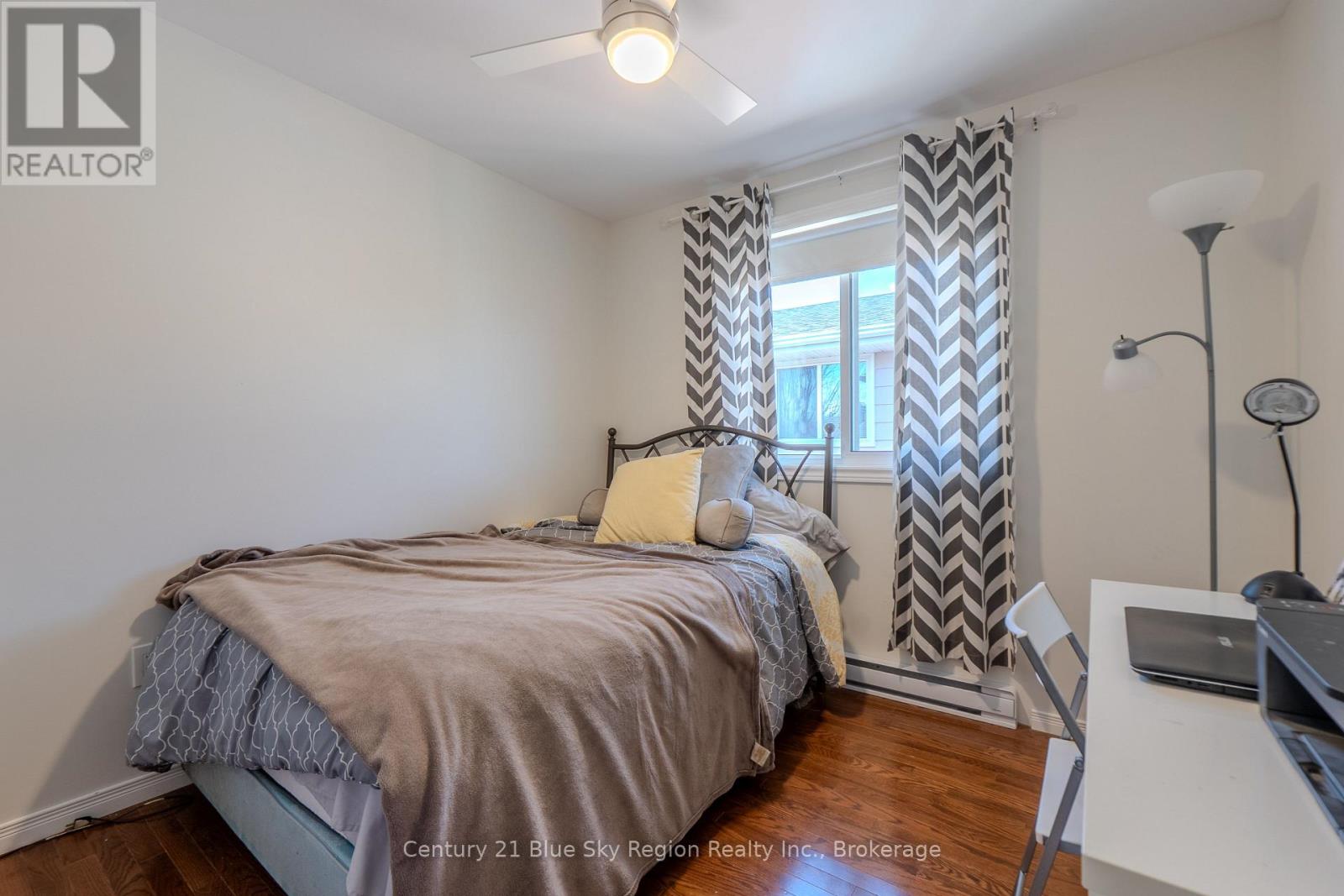 18 EGLEE AVENUE - 24