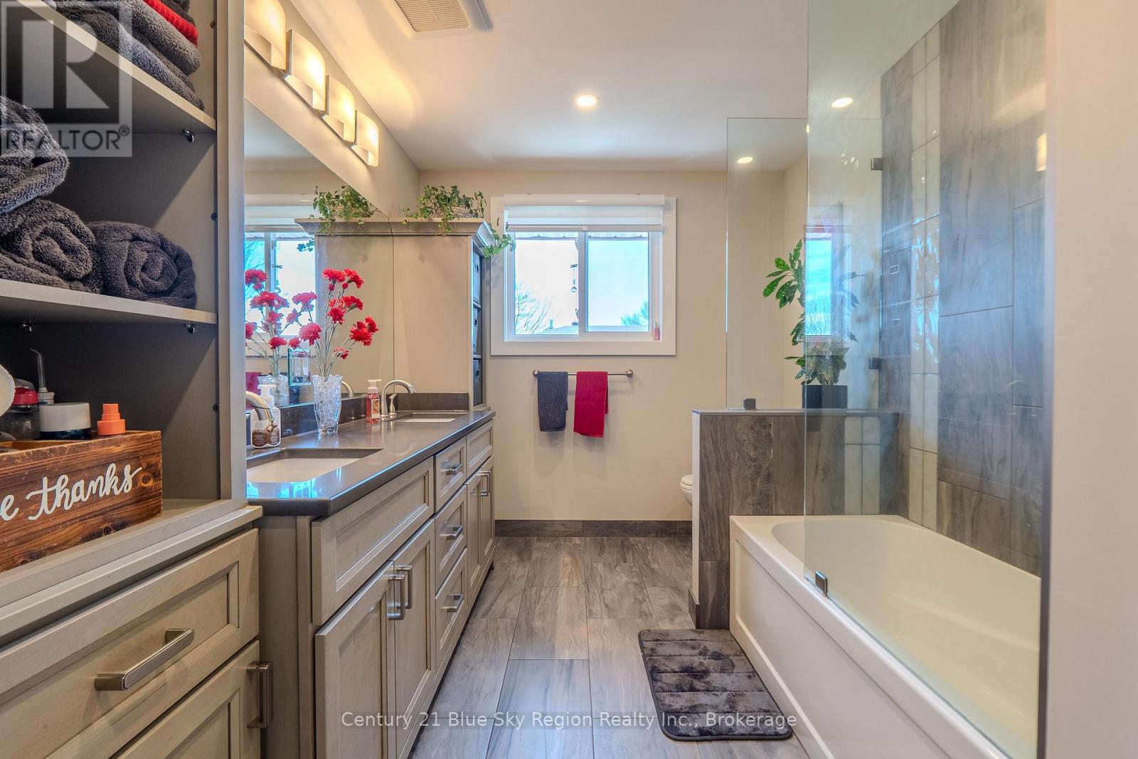 18 EGLEE AVENUE - 26