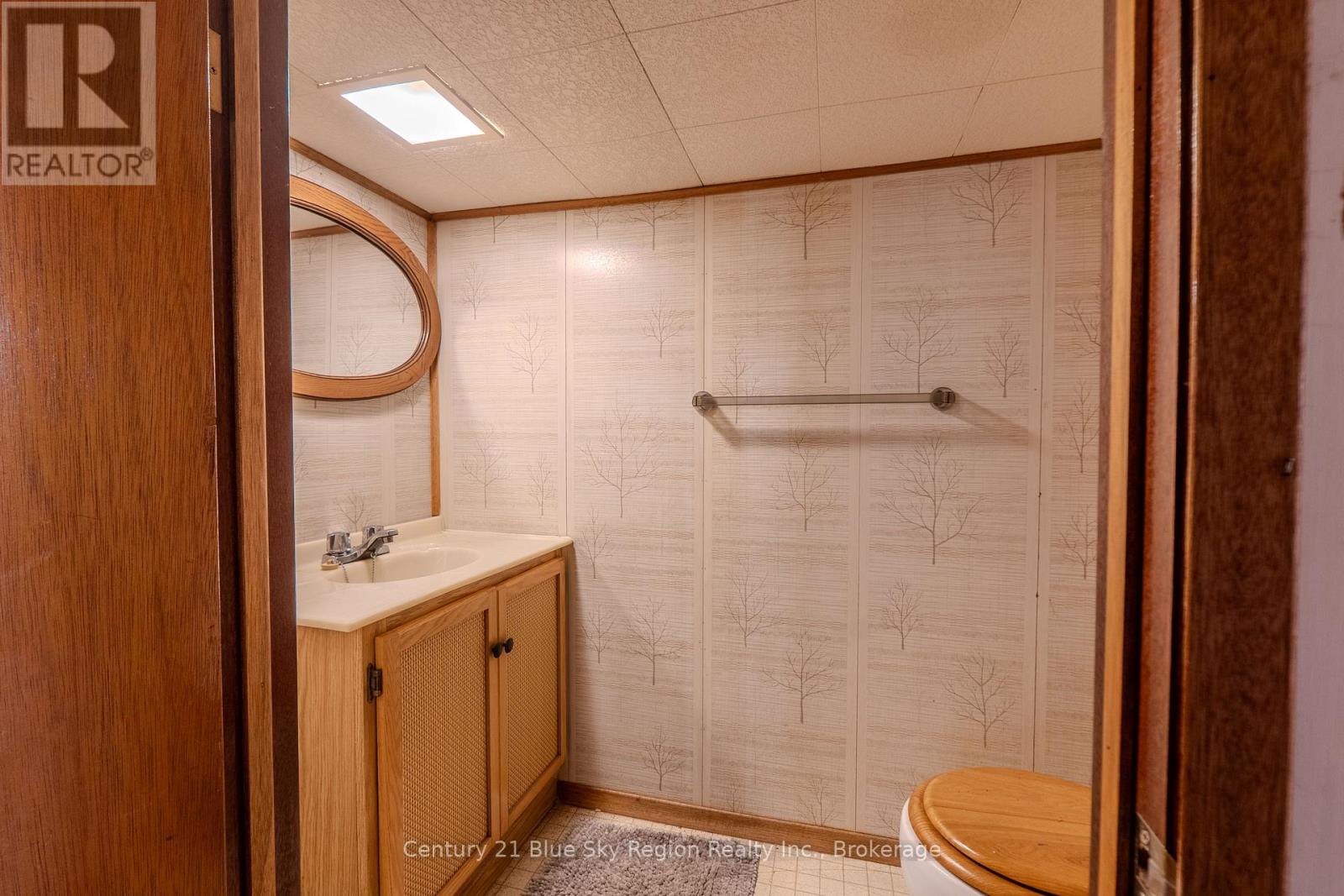 18 EGLEE AVENUE - 36