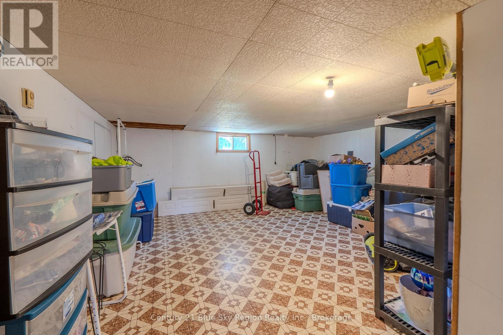 18 EGLEE AVENUE - 37