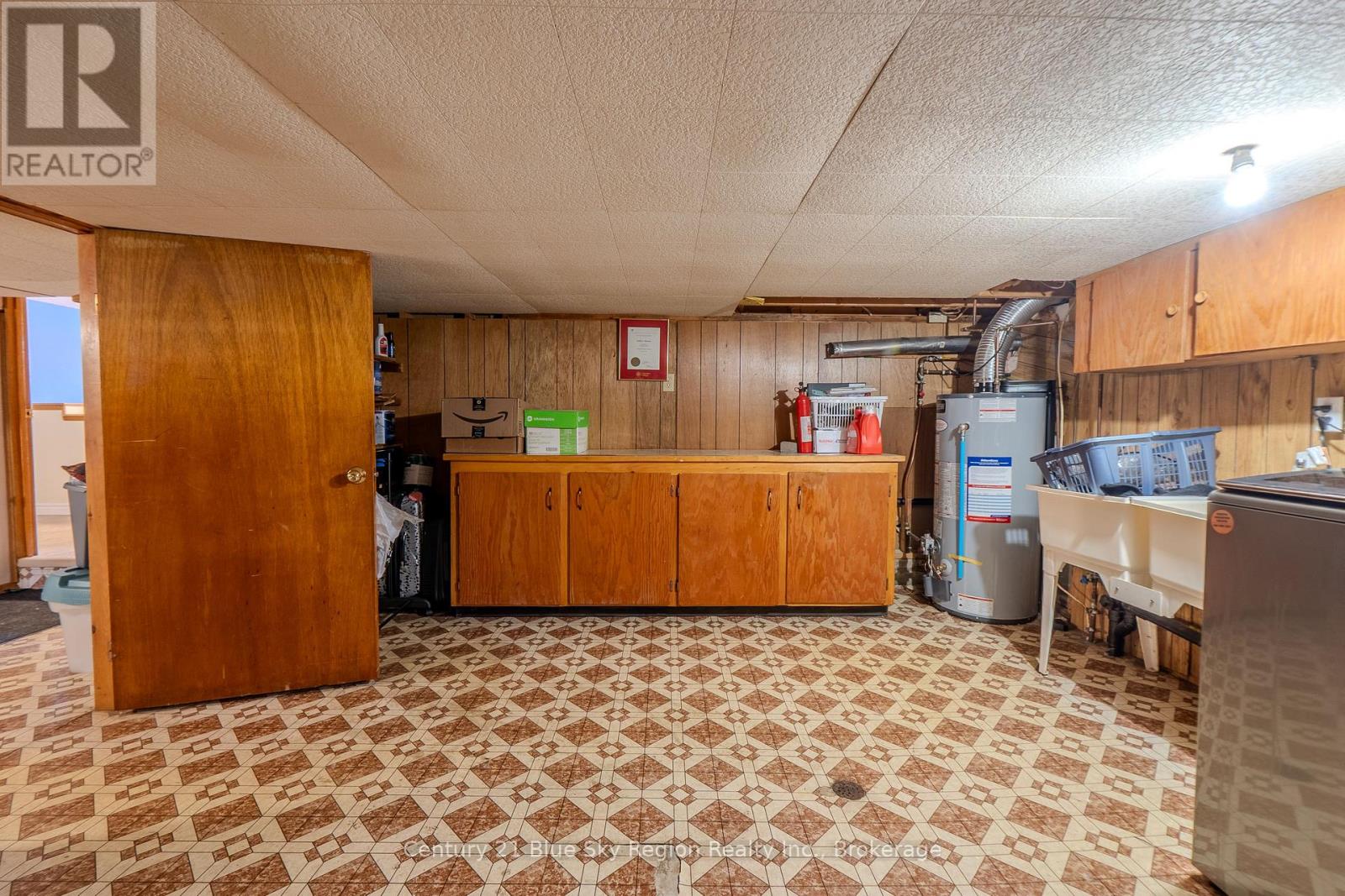 18 EGLEE AVENUE - 38