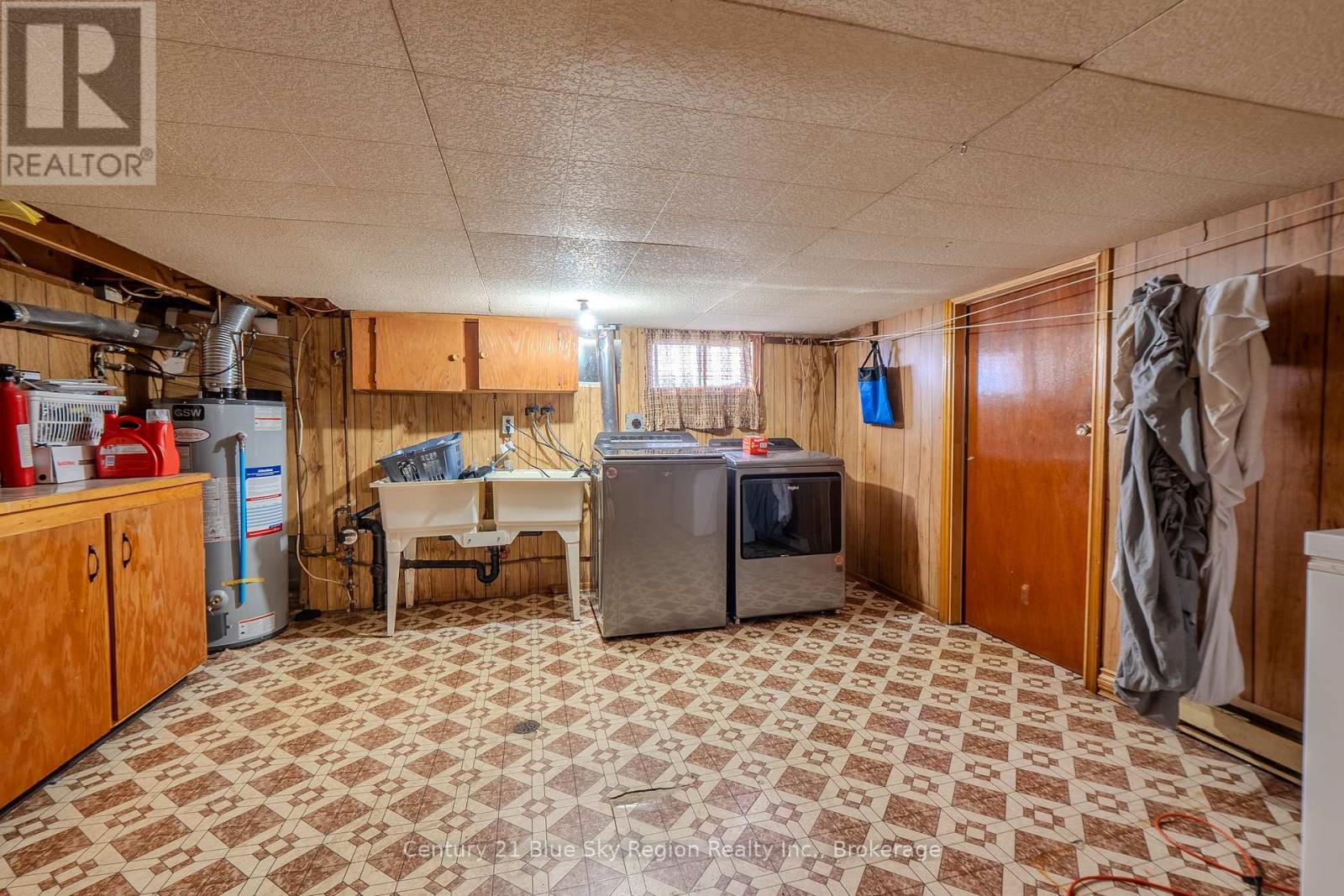18 EGLEE AVENUE - 39