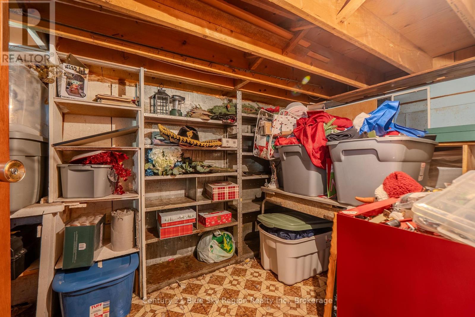 18 EGLEE AVENUE - 40