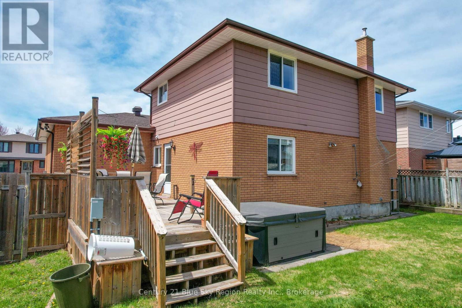 18 EGLEE AVENUE - 42