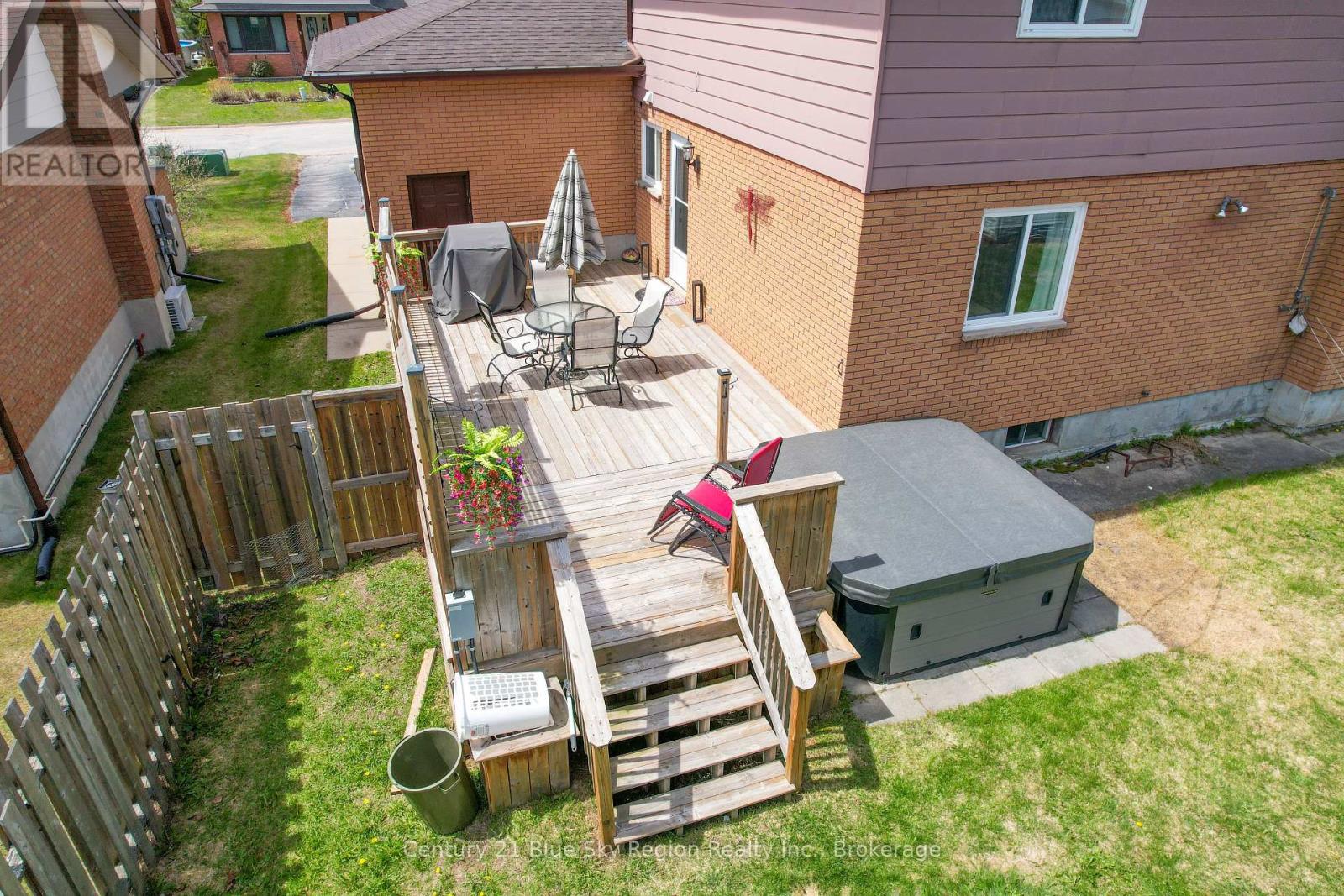 18 EGLEE AVENUE - 43