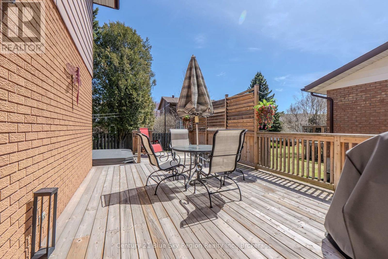 18 EGLEE AVENUE - 44