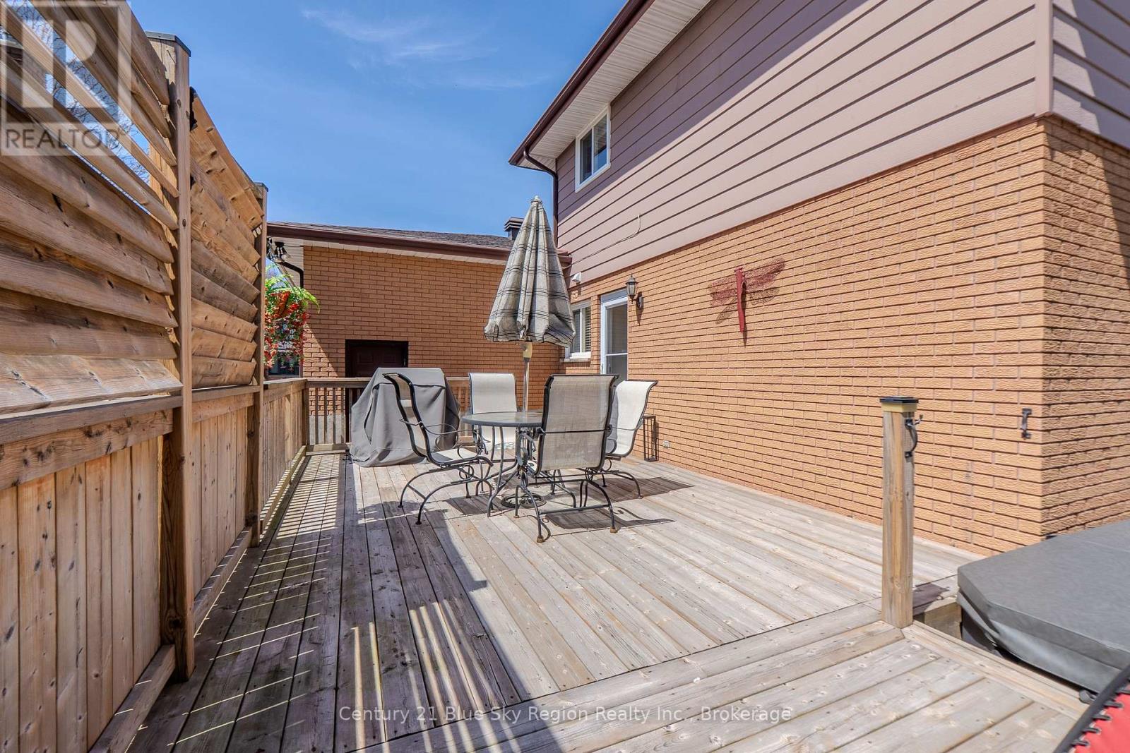 18 EGLEE AVENUE - 45