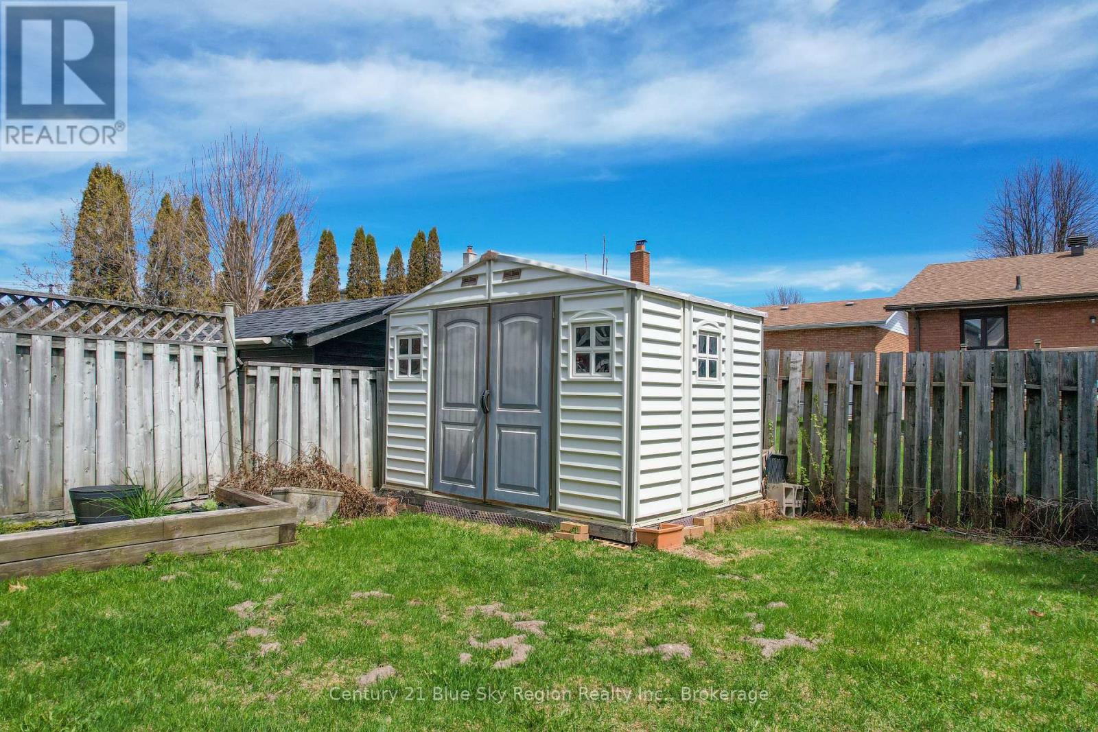 18 EGLEE AVENUE - 47