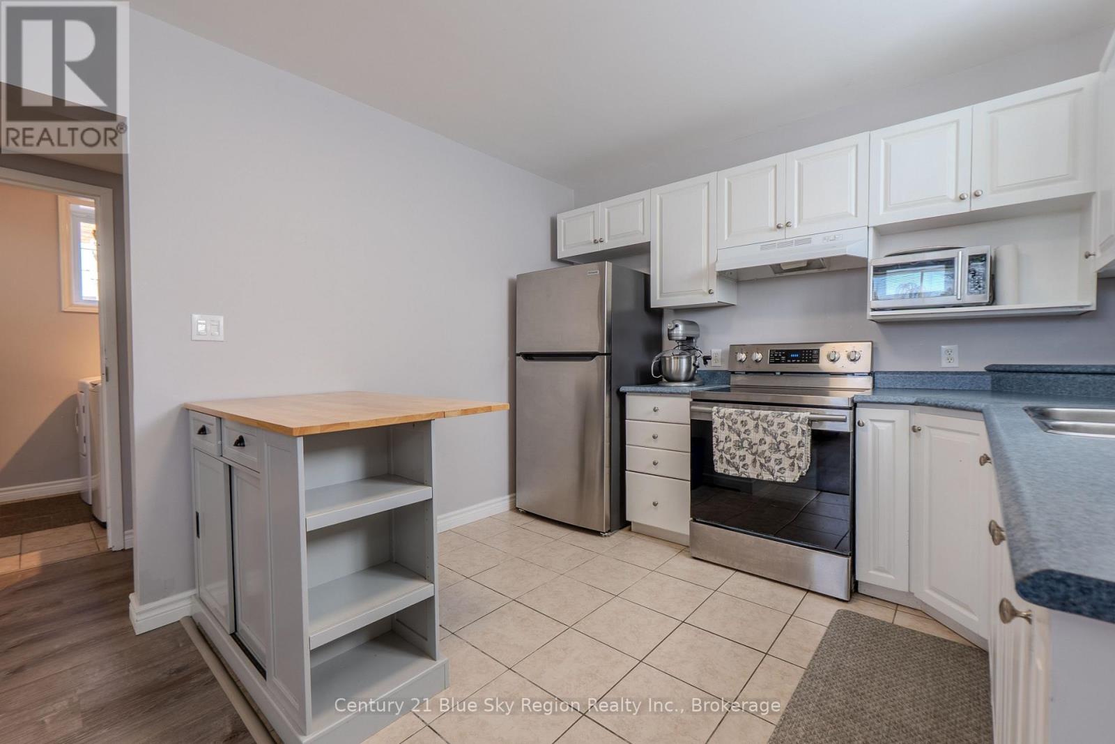 208 GOULD AVENUE - 32