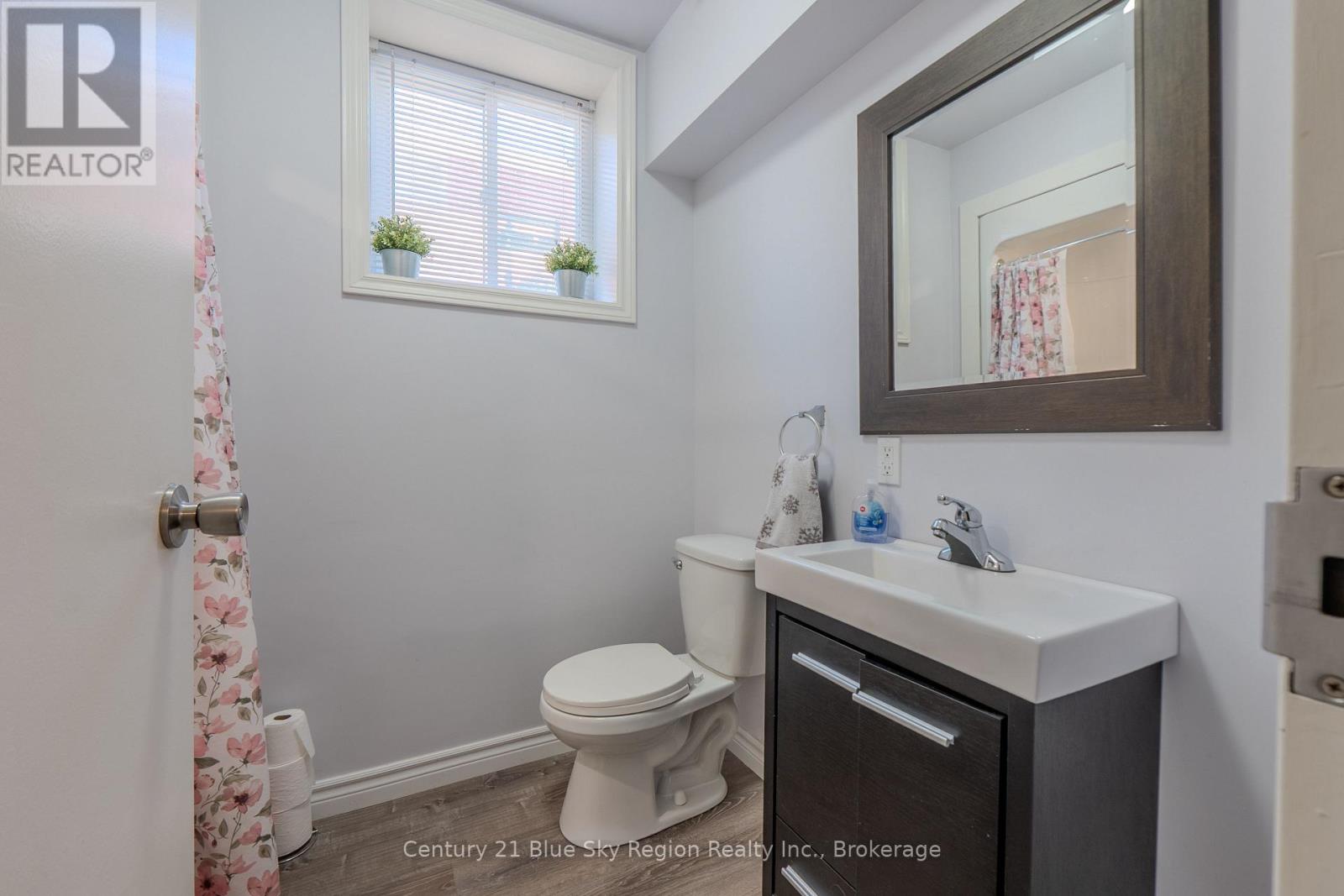 208 GOULD AVENUE - 34