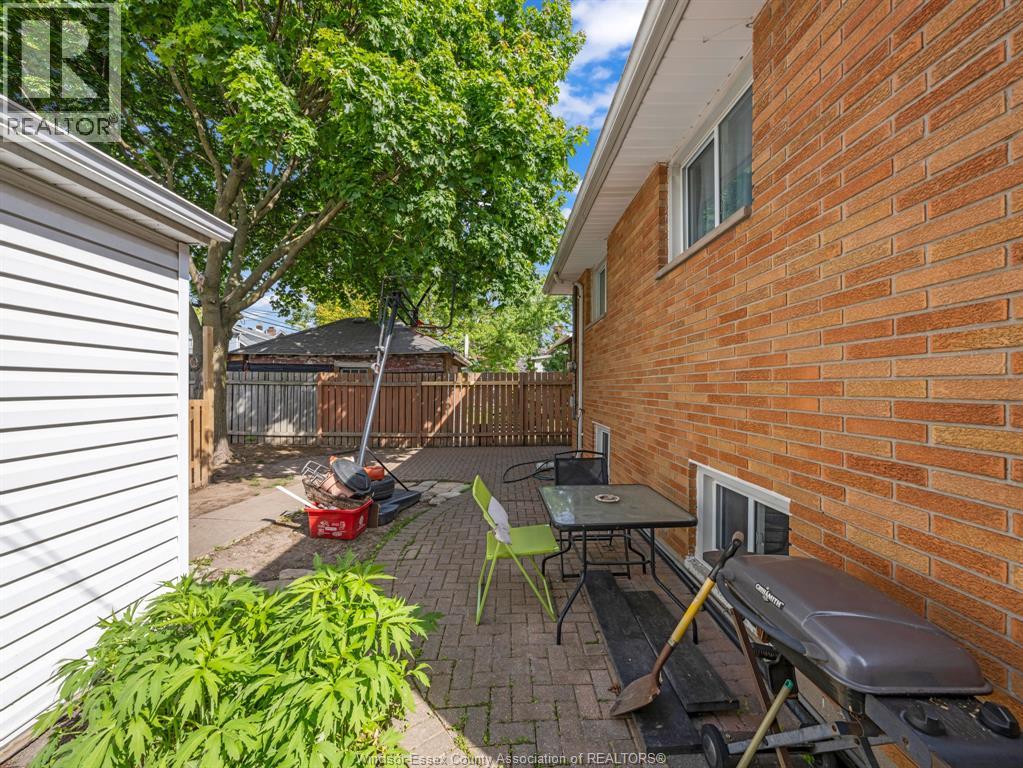 885 RAYMO, Windsor, Ontario, N8Y4A5 — Photo 3