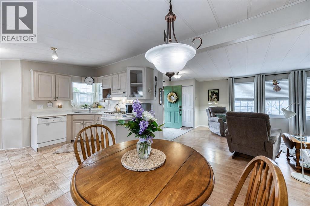5700 BLACKWELL SD ROAD Unit# 293, Sarnia, Ontario, N7W1B7 — Photo 2