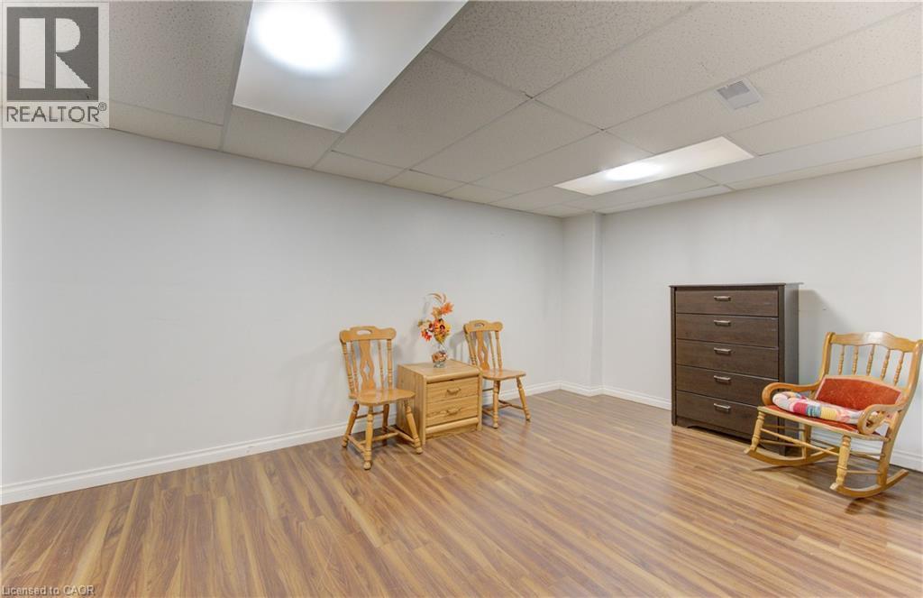 190 NATCHEZ Road, Kitchener, Ontario, N2B3L2 — Photo 3
