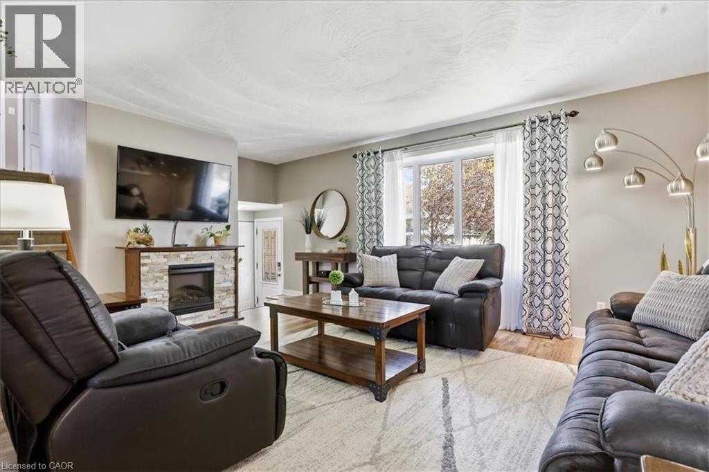 393 SHALLMAR Court, Waterloo, Ontario, N2K2G6 — Photo 12