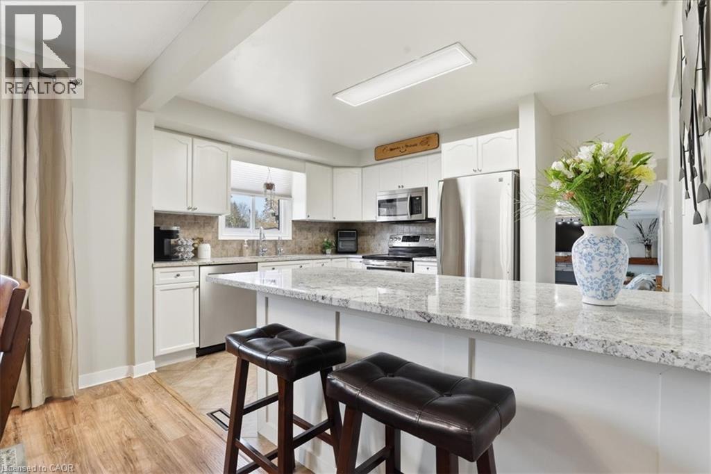 393 SHALLMAR Court, Waterloo, Ontario, N2K2G6 — Photo 11