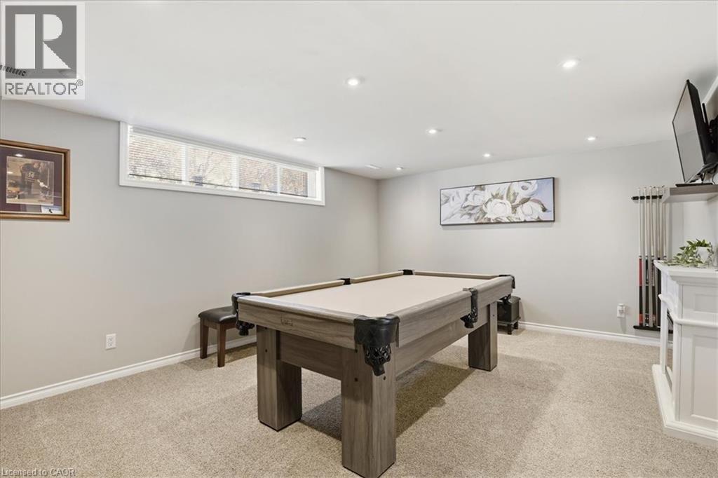 393 SHALLMAR Court, Waterloo, Ontario, N2K2G6 — Photo 4