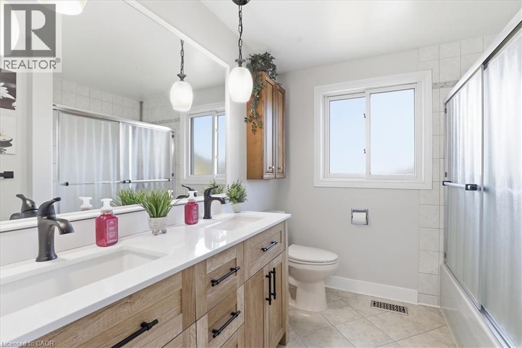 393 SHALLMAR Court, Waterloo, Ontario, N2K2G6 — Photo 26