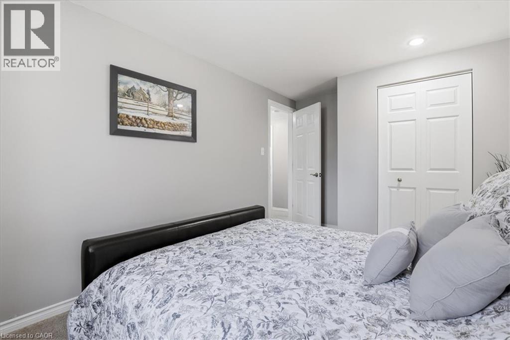 393 SHALLMAR Court, Waterloo, Ontario, N2K2G6 — Photo 35